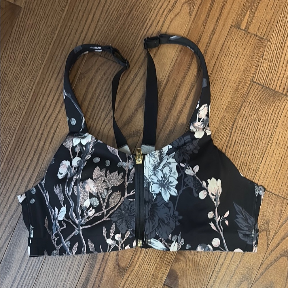 Victorias Secret Sport 32B front zip knockout sports bra